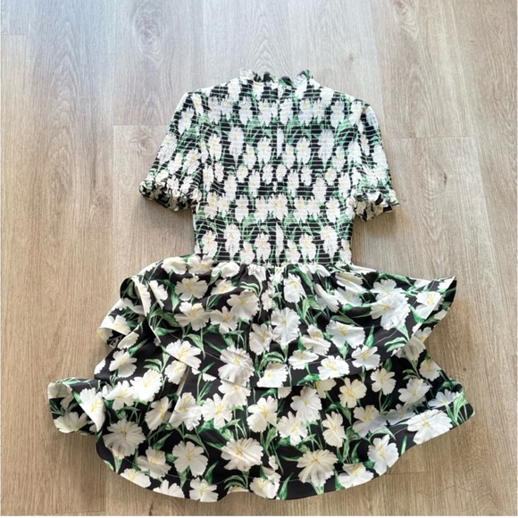 elliatt rosey green & black floral short sleeve smocked mini ruffle dress small - Picture 7 of 11